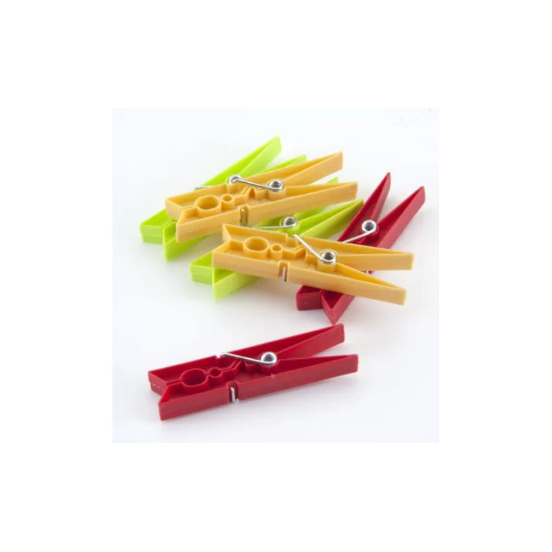 Plastic clothes pegs, 24 pieces