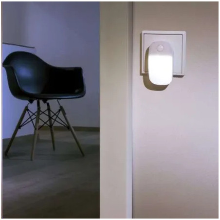 LED night light with switch